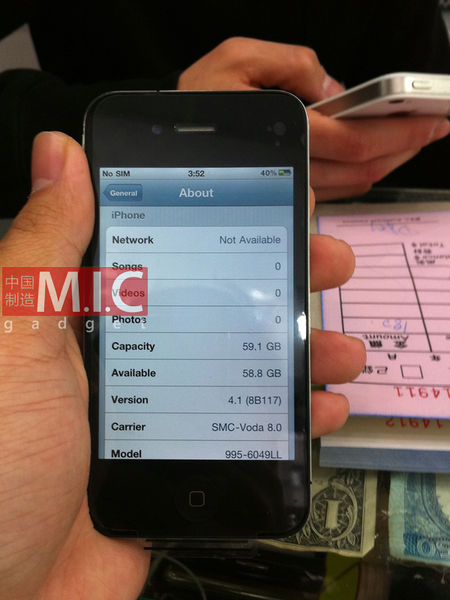 File:64GB iPhone4 01.jpg